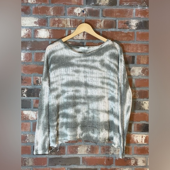 Emory Park distressed split back light weight top - Picture 1 of 3